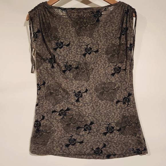 Merrell Cinch Gather Shoulder Burnout Tee Grey Flower Outdoor Hiking Shirt sz Md - Picture 4 of 9